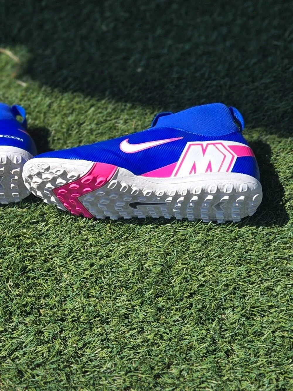 Nike Laceless Turf Soccer Shoes Blue White Pink Athletic Cleats Size - 3.5